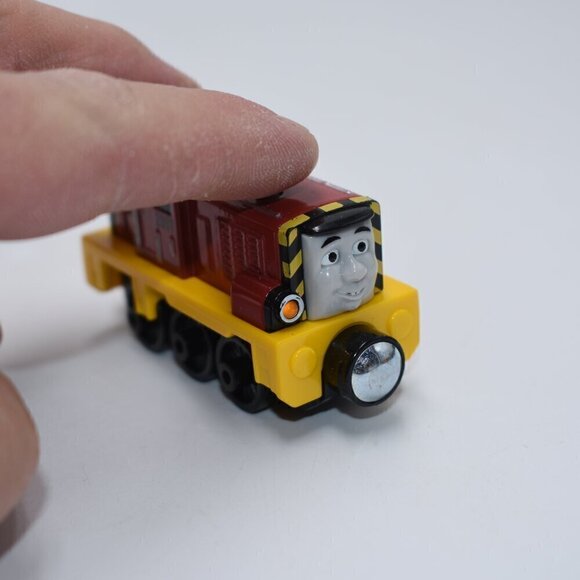 Thomas & Friends Take N' Play Diecast Talking SALTY 2012 Tested and Working - Picture 5 of 7